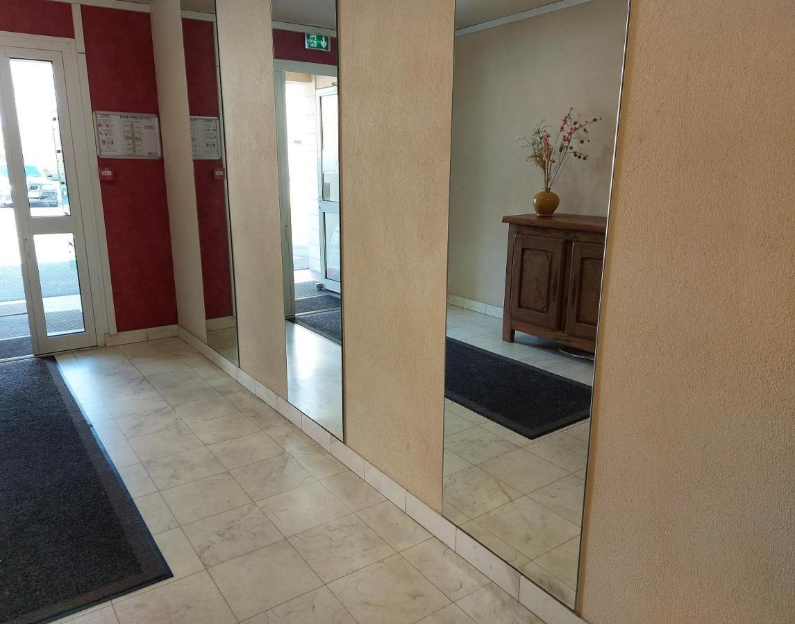 L'Escale : Duplex 4 Pers. Asterix, Aeroport Roissy Cdg, Paris Apartment Moussy-le-Neuf Luaran gambar